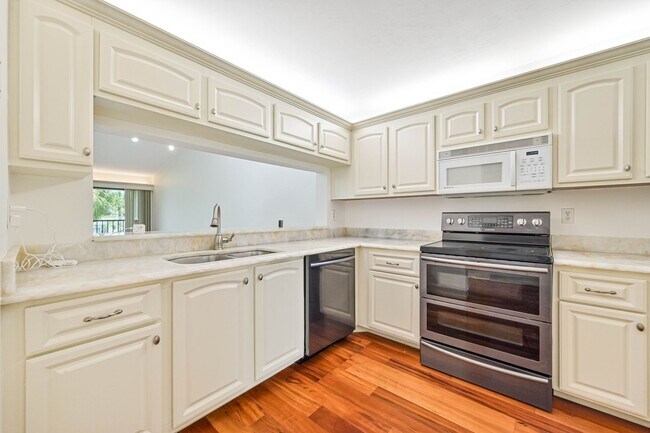 Photo - ** Berkshire Village ~ Updated Condo ~ Mov... Unit 202