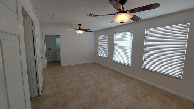 Photo - 412 n 99th st