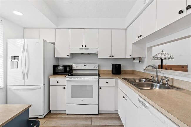 Photo - 247 City View Dr