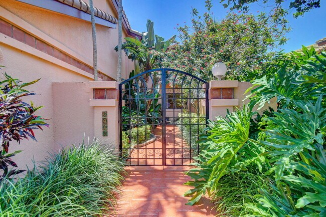 Photo - 6427 Via Rosa