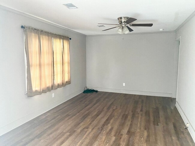 Photo - 304 Botts Ave