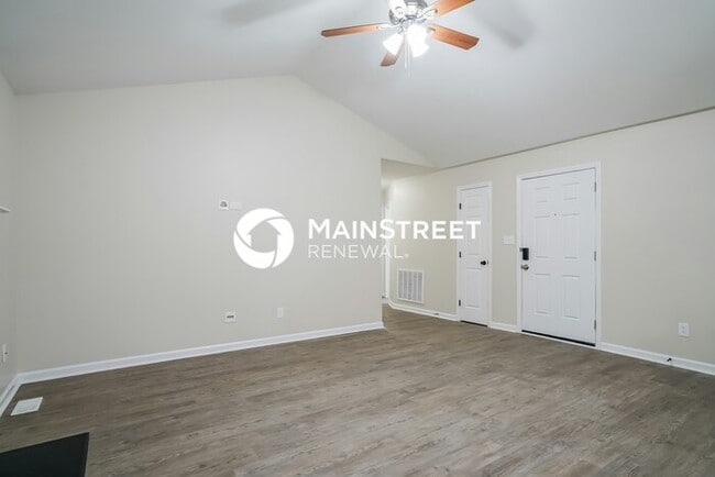 Photo - 3 Bedroom Pet-Friendly Home in RALEIGH, NC with Main Street Renewal