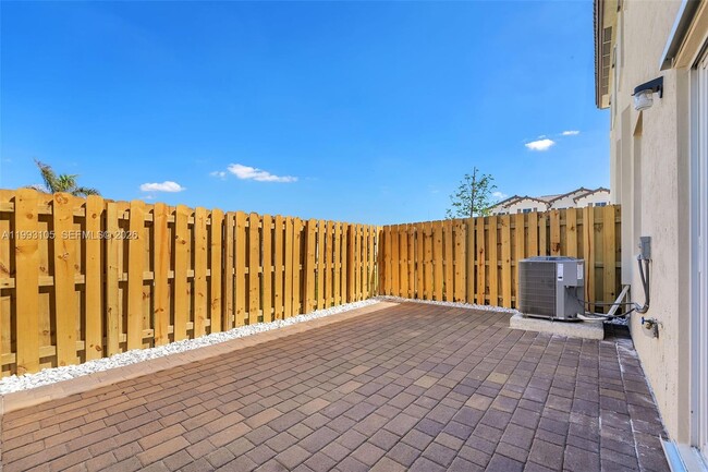 Photo - 2425 SE 28th Dr