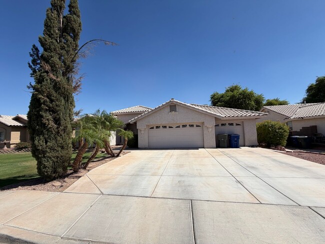 Building Photo - 3 BEDROOM HOME IN FALLS RANCH!