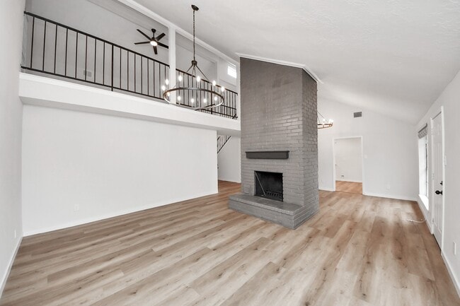 Building Photo - 718 Land Grant Dr