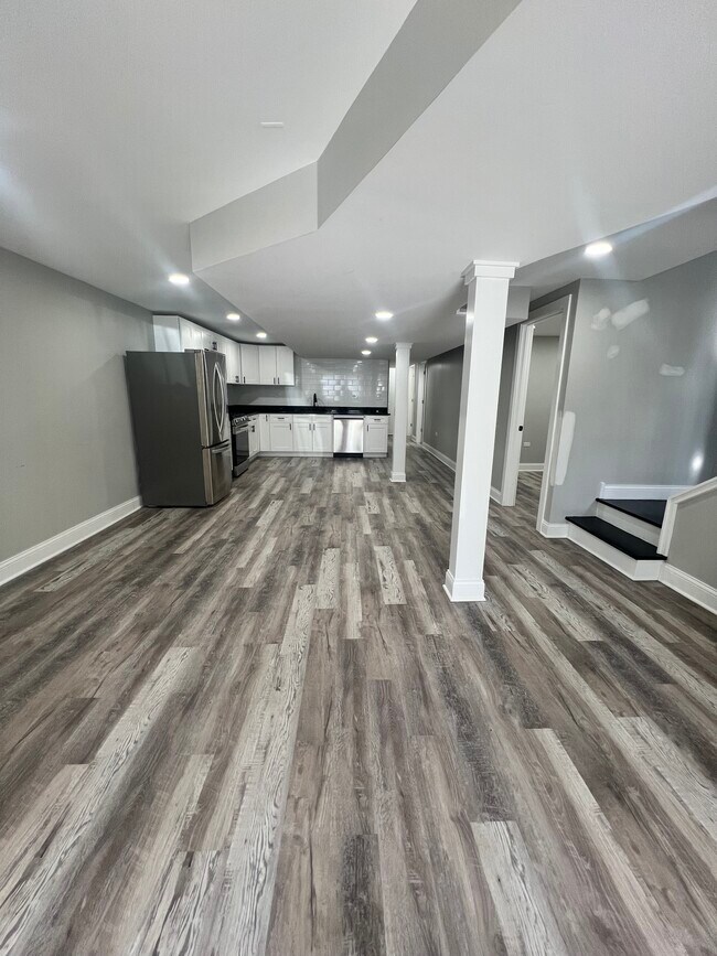 Photo - 3748 W Windsor Ave Unidad G