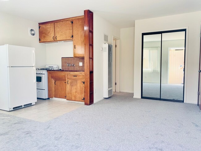 Building Photo - BAYSIDE STUDIO IN MISSION BEACH - ONLY $ 1695/mo! Unit 3264 Bayside Lane