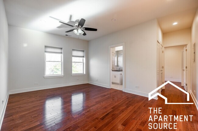 Building Photo - 1159 W Lunt Ave