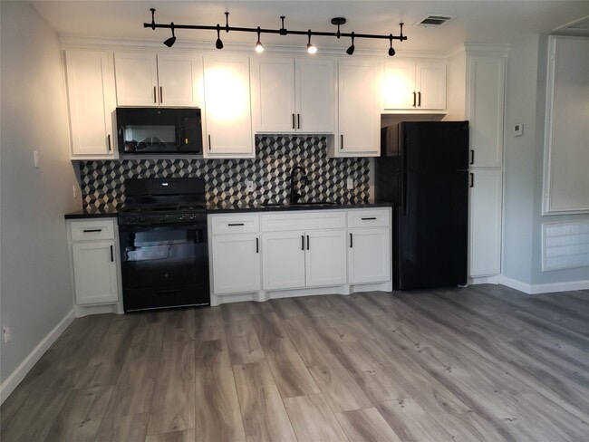 Building Photo - 1503 Ryon St