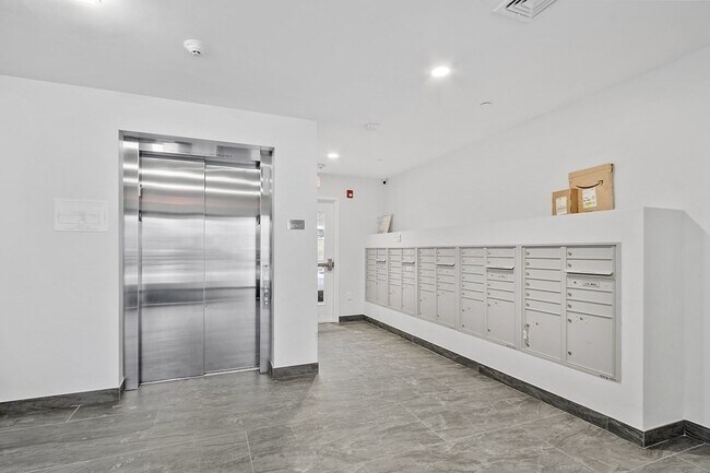 Photo - 205 Maverick St Unit 211