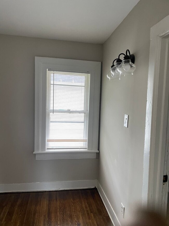 Photo - 58-60 Woodlawn St Unit 3