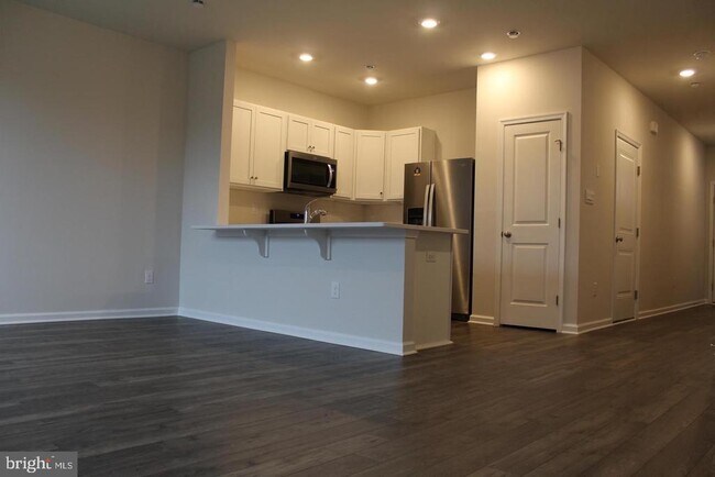 Photo - 157 Mazzeo Dr