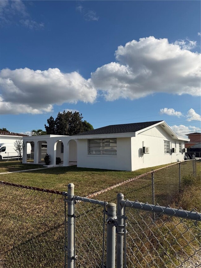 Photo - 9970 SW 40th Terrace