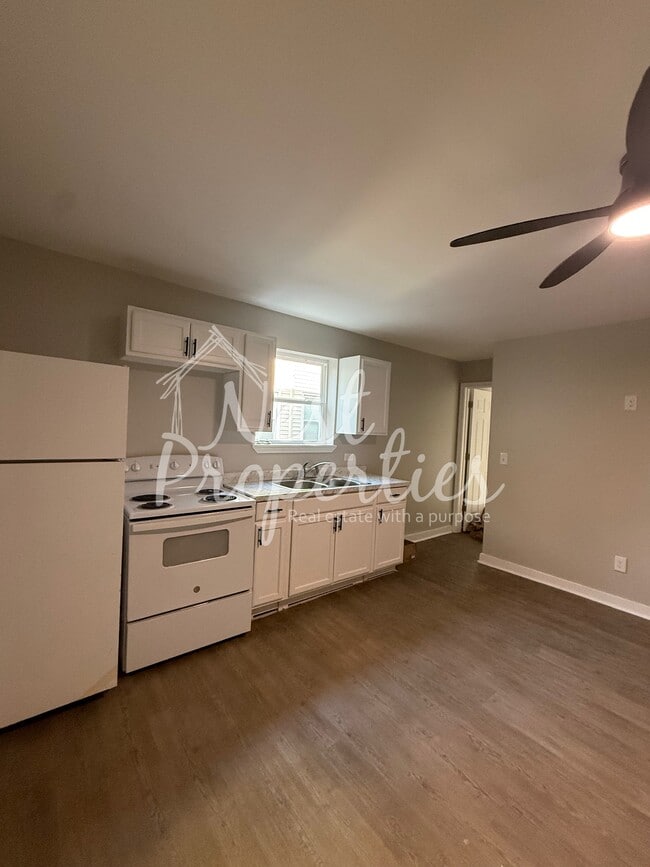 Photo - 233 E Cambridge Ave