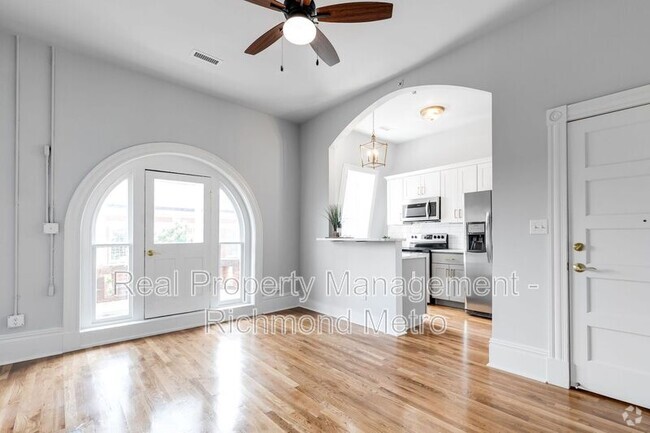 Building Photo - 1302 Floyd Ave Unit Apartment D (Penthouse)
