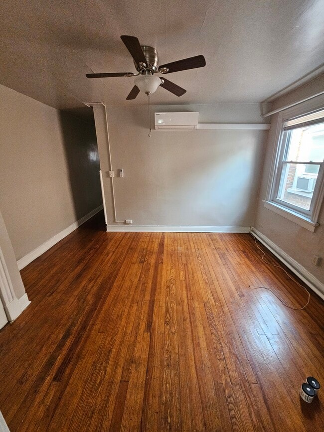 Photo - 3143 Ellwood Ave Unidad C