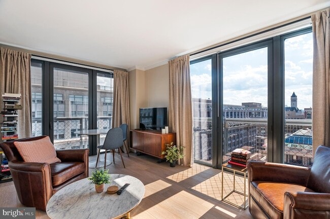 Building Photo - 631 D St NW Unit 1133