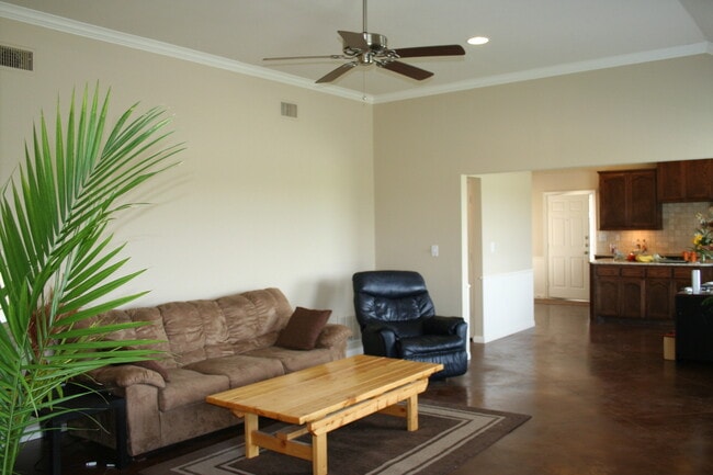 Building Photo - Duplex