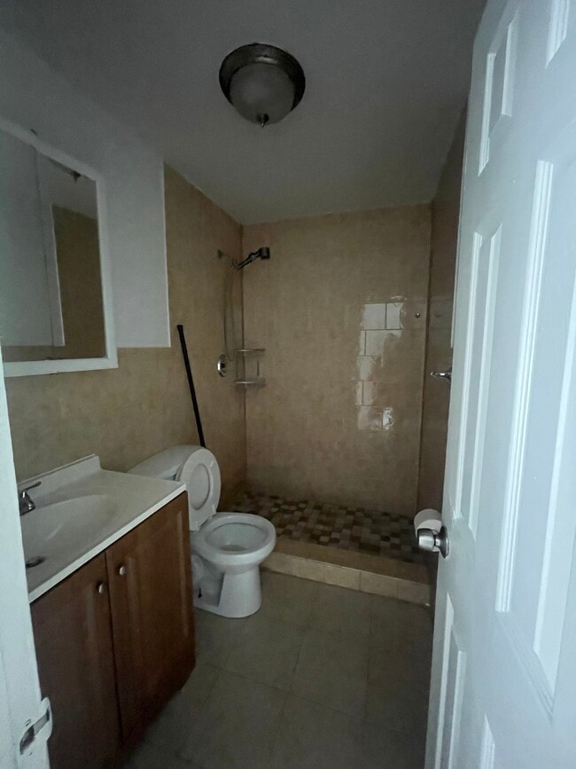 Photo - 1305 W 53rd St Unit Villa catalina