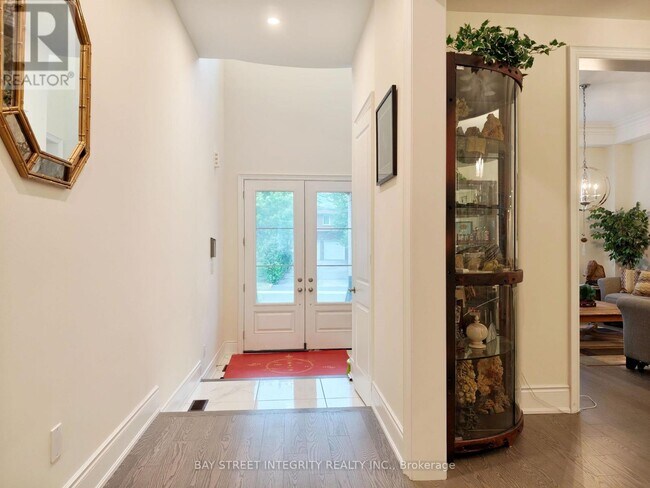 Photo - 211 Hillsview Dr
