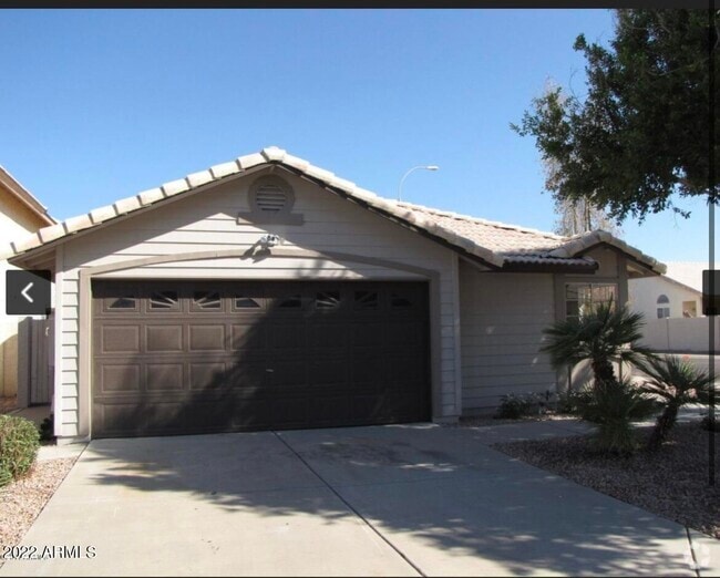 Building Photo - 1690 E Gary Dr Rental