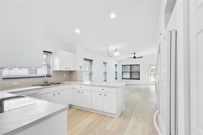 Photo - 1050 SW 164th Ave