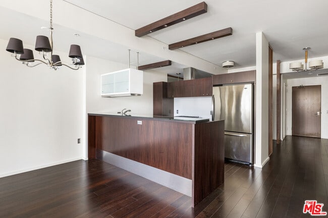 Photo - 1155 S Grand Ave Unidad 912