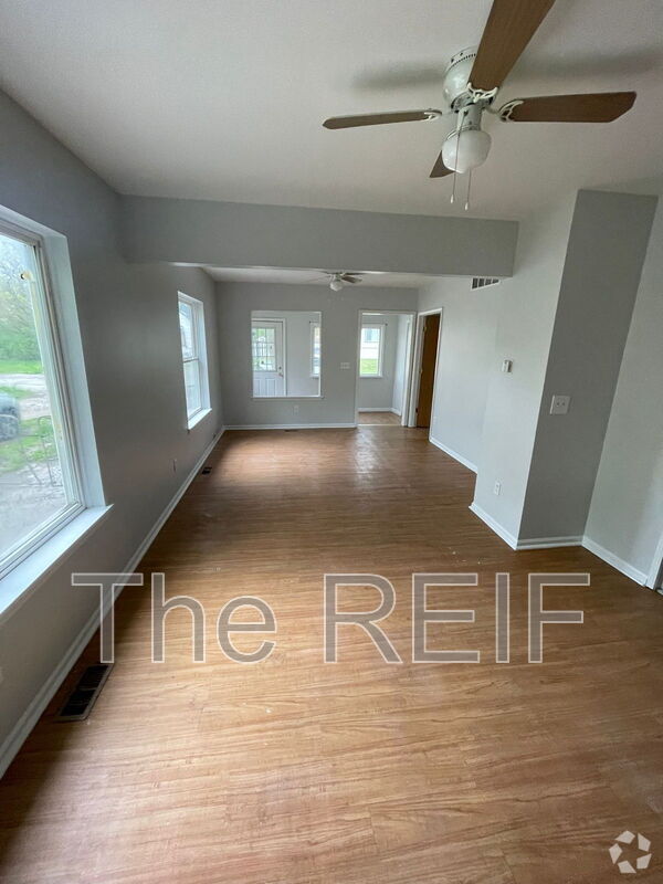 Building Photo - 1082 W Juliah Ave Rental