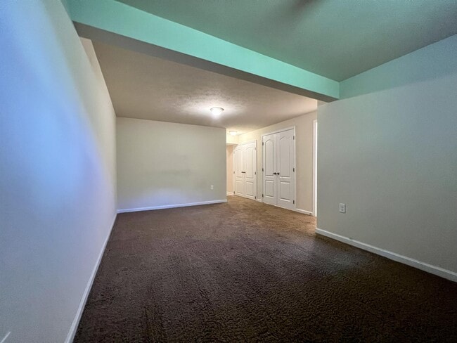 Photo - 326 Falcon Run