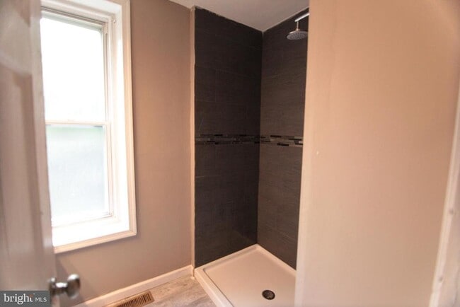 Photo - 1732 N Sydenham St