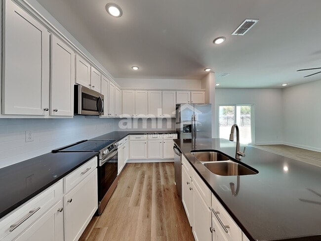 Photo - 161 Sapling Way