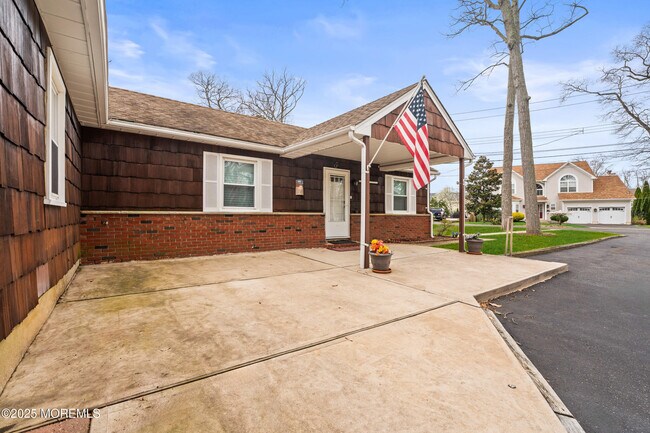 456 Harnell Ave