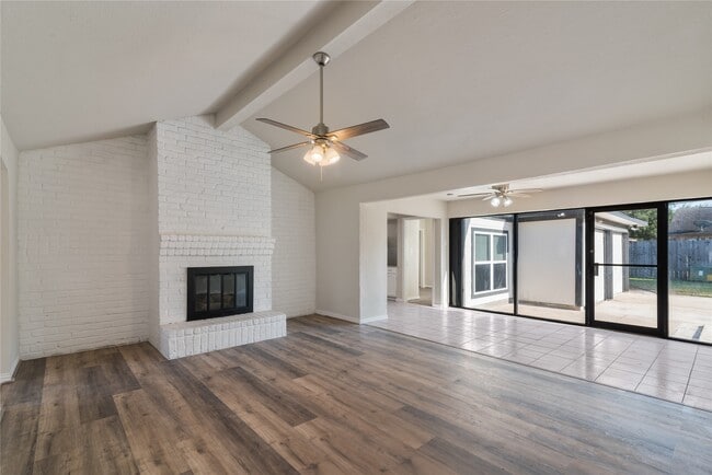 Photo - 22115 Fincastle Dr