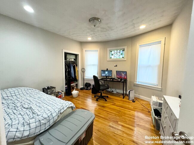 Photo - 157 E Cottage St Unit 1