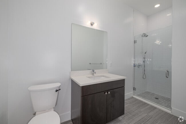 1BR, 1BA - 565SF - Bathroom