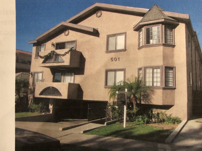 Building Photo - 501 E Magnolia Blvd Unit 203