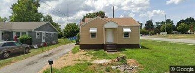 Building Photo - Welcome to this charming 2 bedroom, 1 bath... Rental