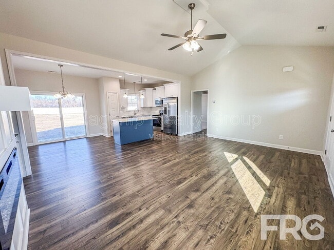 Photo - 101 Creeks Edge Dr