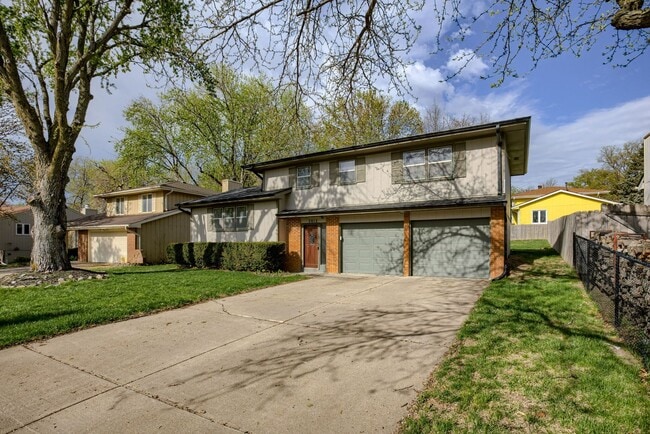 Photo - Stylishly Updated 3-Bedroom In Prime Location!!