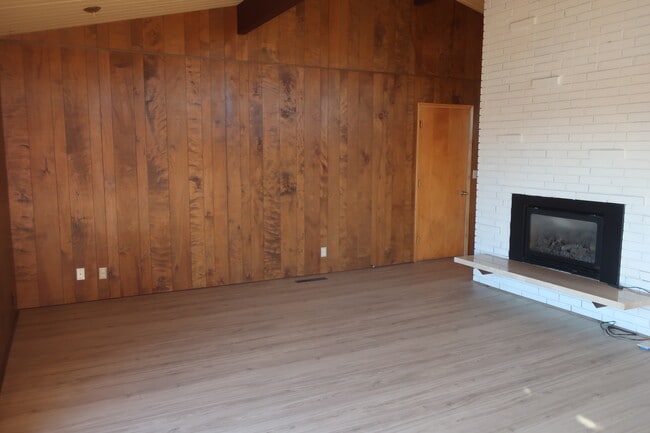 Photo - 2405 Lester Rd