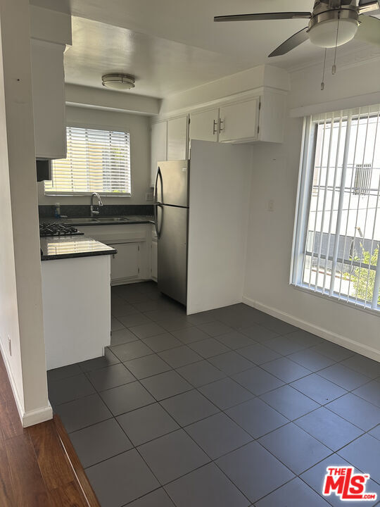 Photo - 1441 S Hayworth Ave Unidad 8