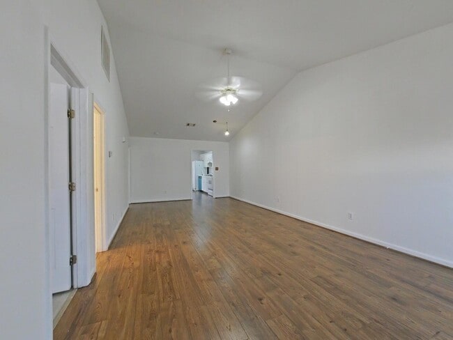 Photo - 622 Brook Trail