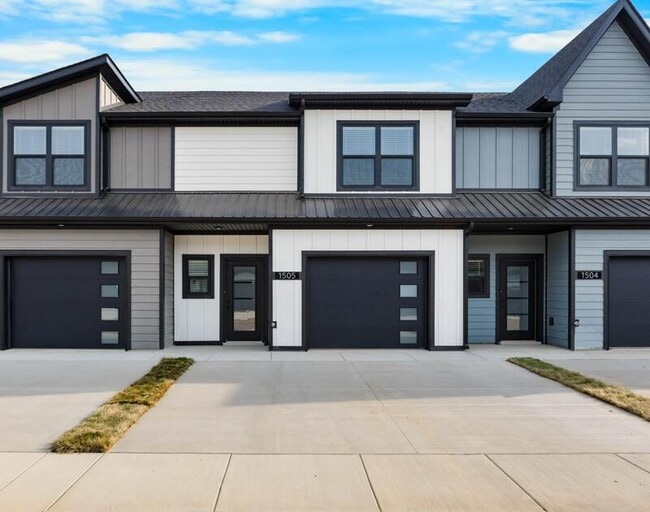 Building Photo - 1505 Jonathan Wade Cir