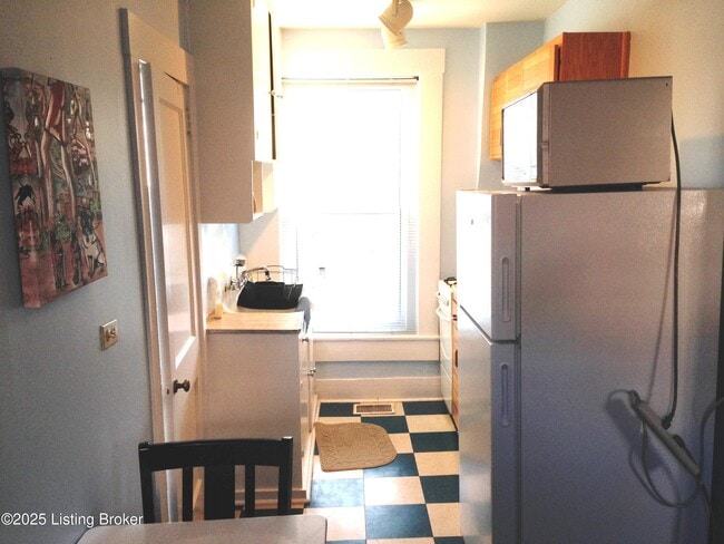 Building Photo - 1381 3rd St Unit 11 Rental