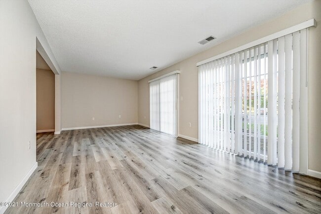 Photo - 64 Phoenix Ct