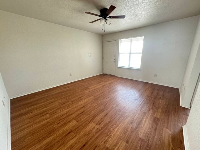 Photo - 2808 Cantabrian Dr Unidad Apt C