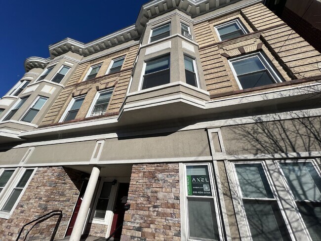 Photo - Simple & Updated Apt in Historic Downtown ... Unidad 303