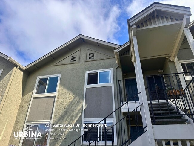 Building Photo - Stylish Upstairs 2 Bedroom Condo Near SMART Train and Shopping