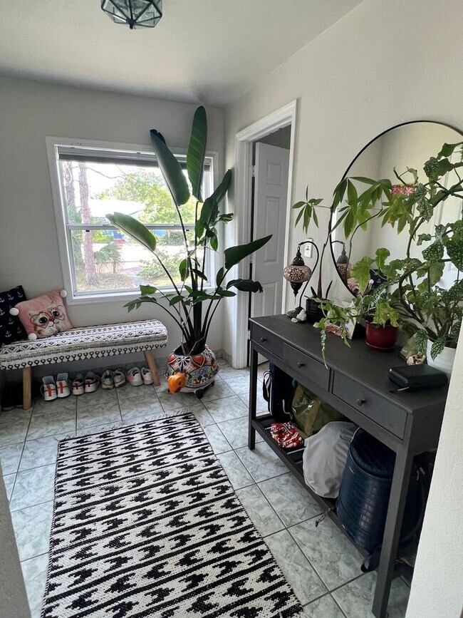 Photo - Gulfport charm 3/1 1 car garage