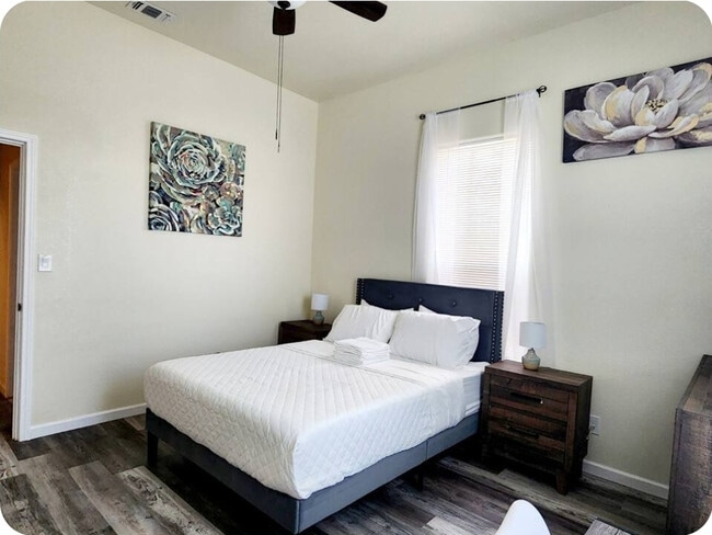 Photo - Room in House on N Polaris St